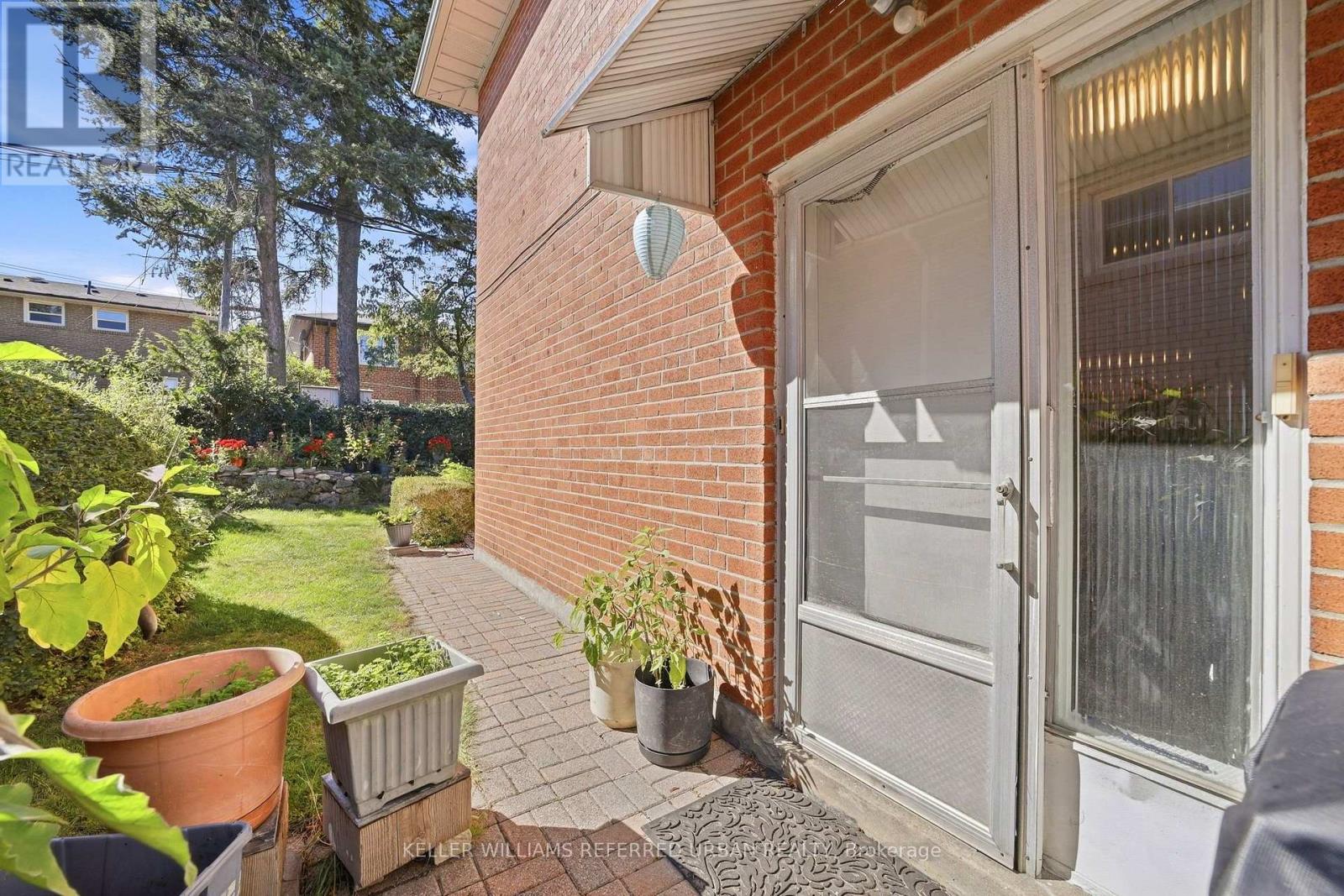 23 BANSTOCK DRIVE - 34