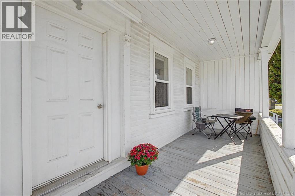 4 River Street, Fredericton, New Brunswick, E3A4L6, Fredericton, New Brunswick — photo 2 of 5