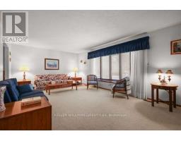 Living room - 64 Haliburton Crescent, London South, ON N6K2Y9 Photo 6