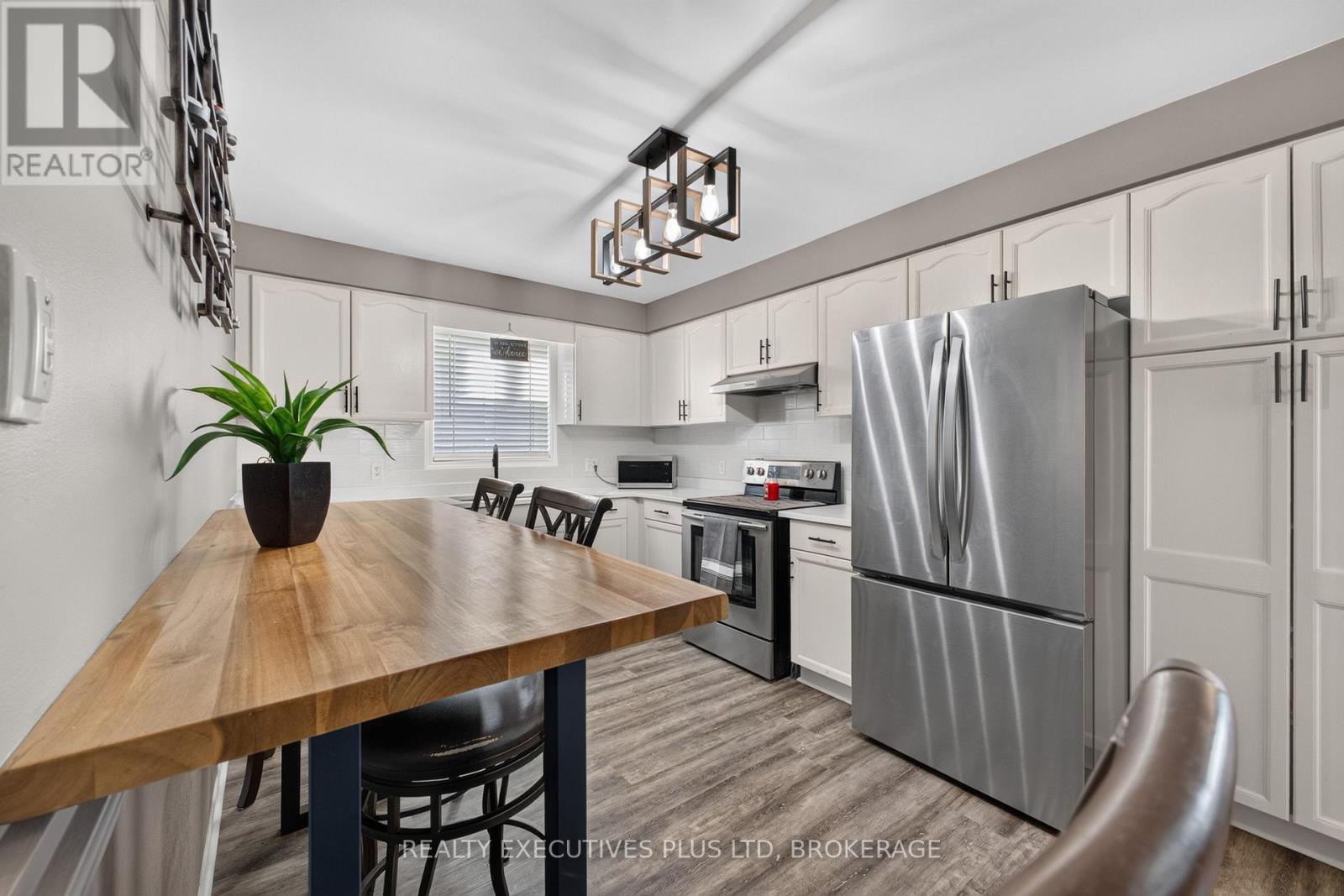 7802 SABINE DRIVE - 11