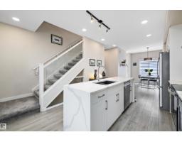 7817 Yorke Rd Nw, Edmonton, AB T5G2R6 Photo 9