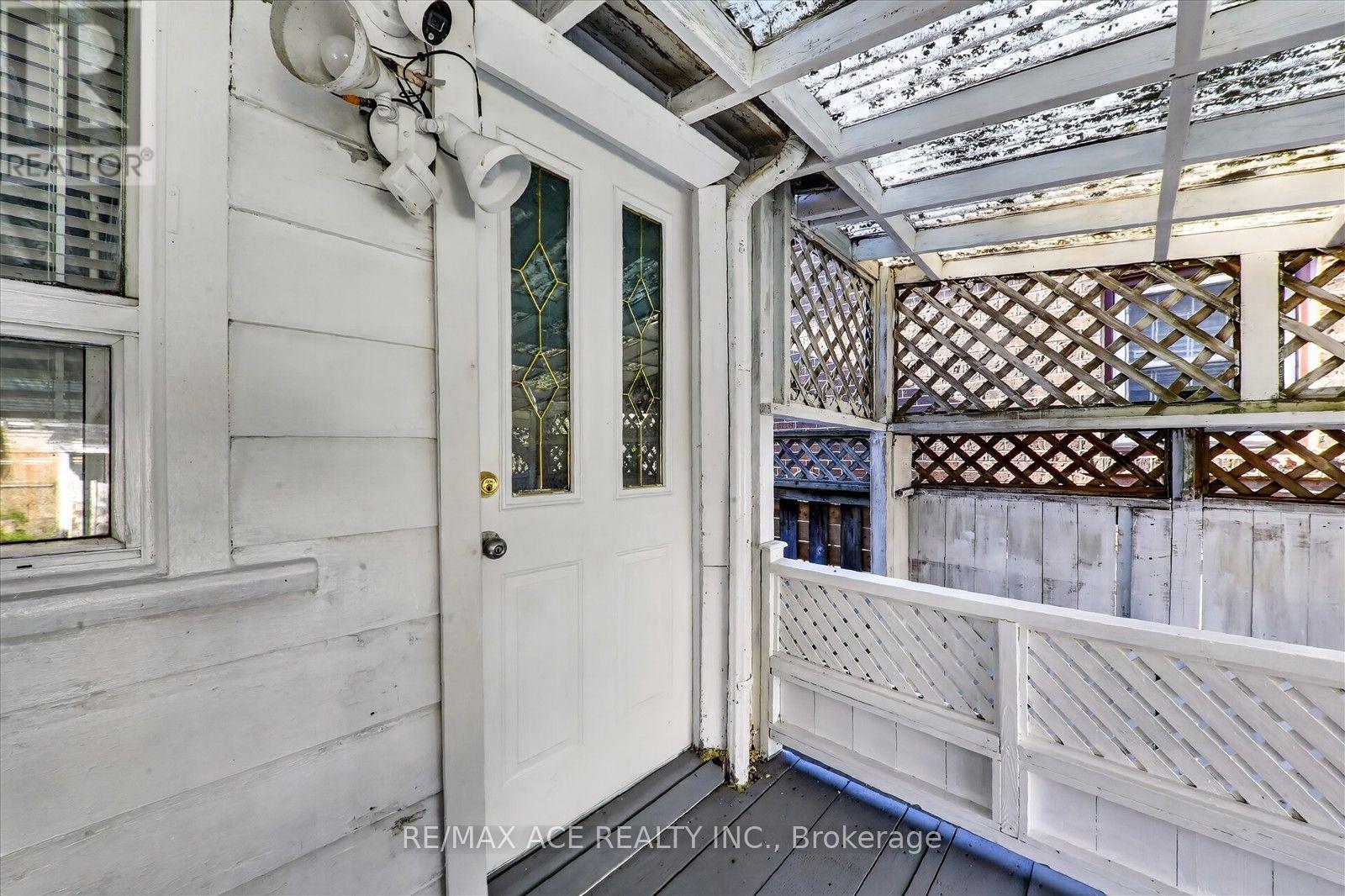 47 LAUREL AVENUE - 30