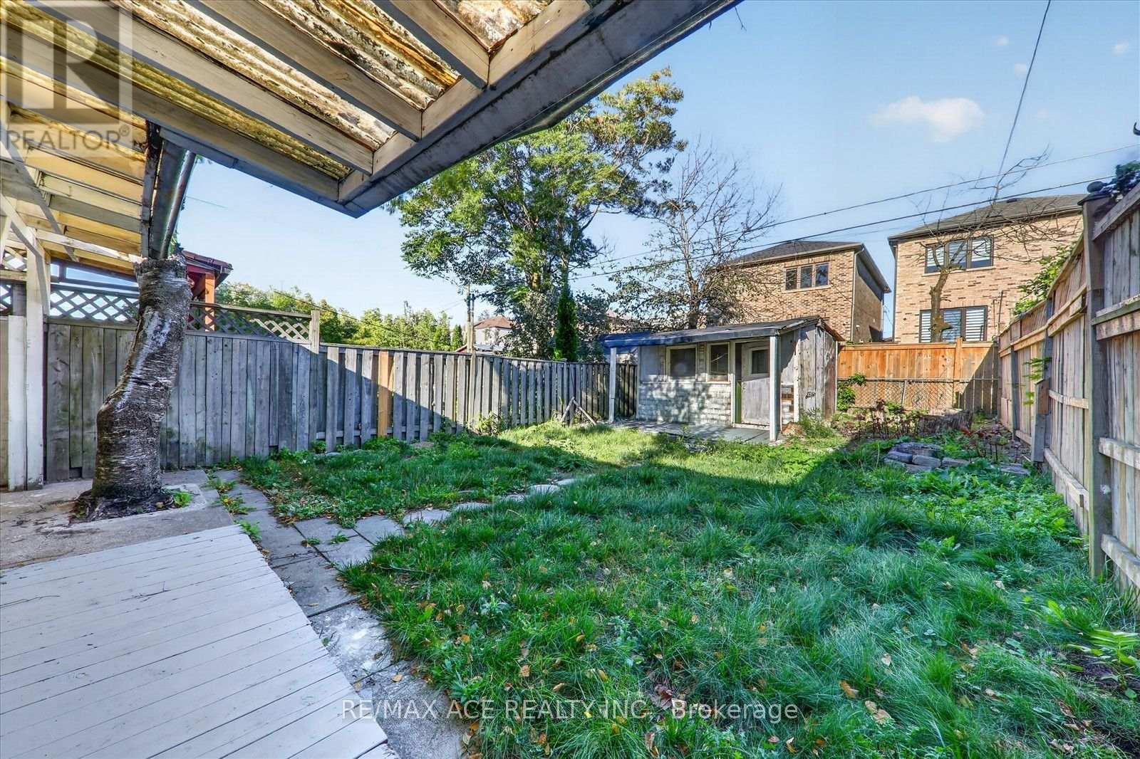 47 LAUREL AVENUE - 32