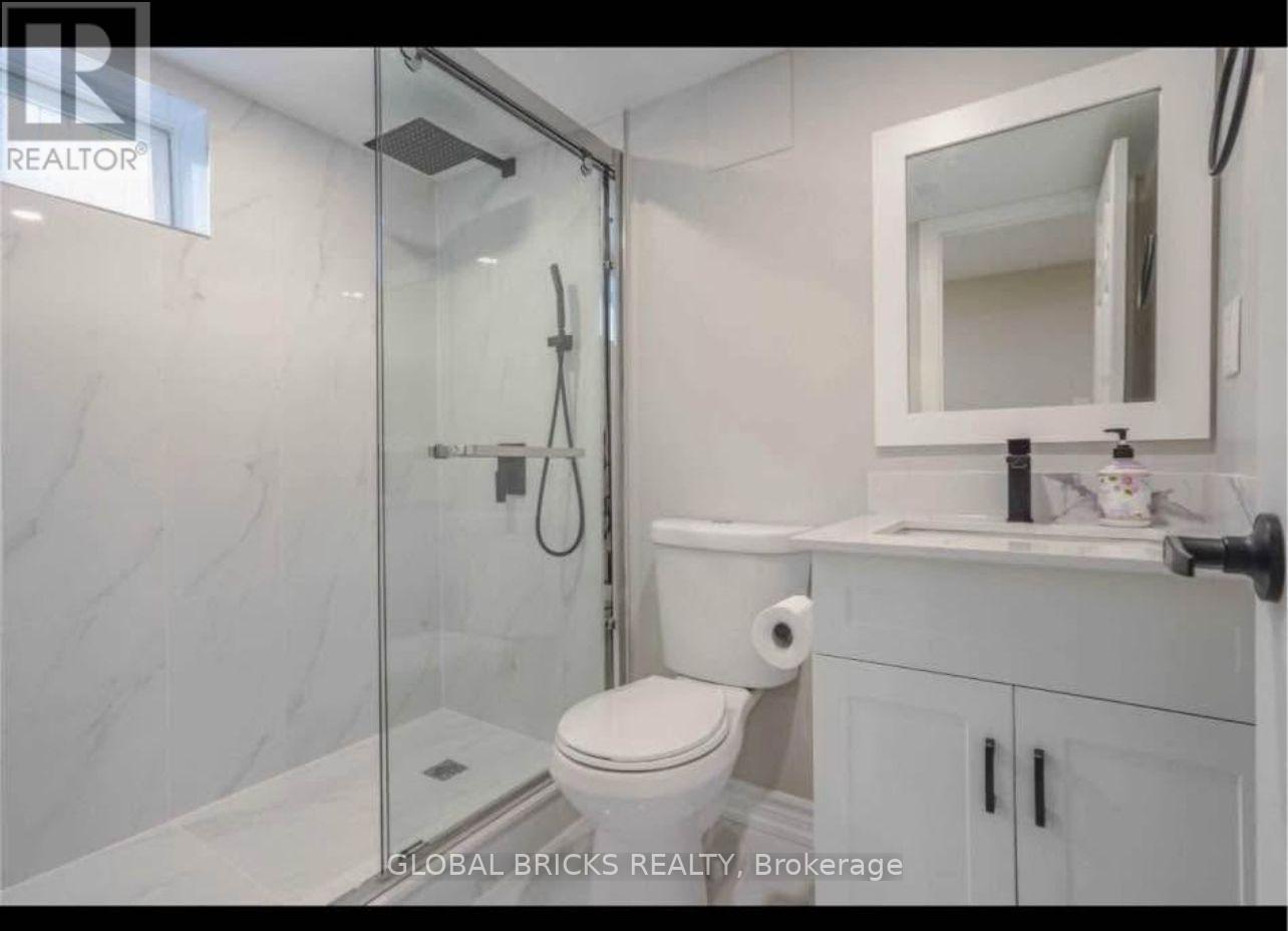 931 Byron Street North, Whitby, ON photo 4