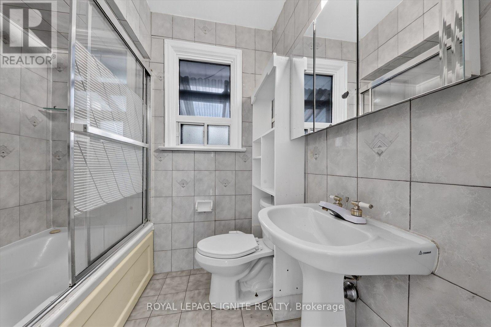 1197 PHARMACY AVENUE - 22