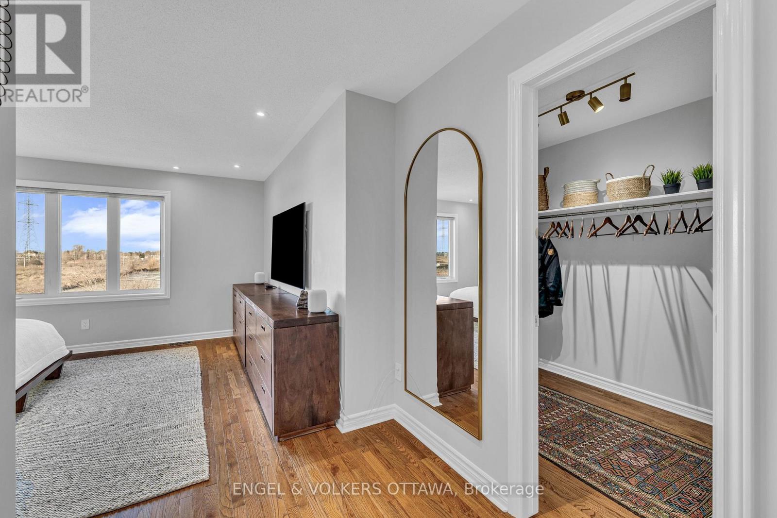 1080 NORTHGRAVES CRESCENT - Image 31