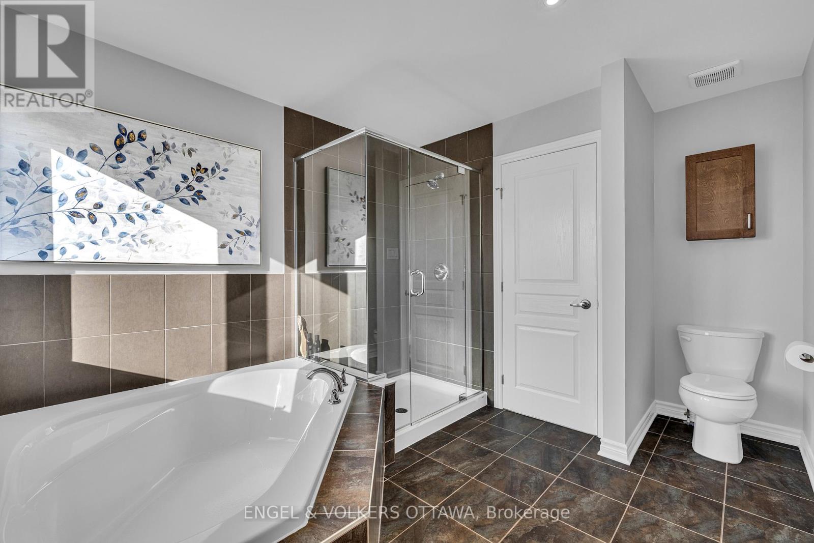1080 NORTHGRAVES CRESCENT - Image 33