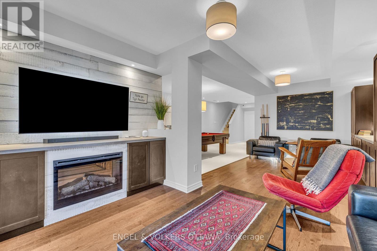 1080 NORTHGRAVES CRESCENT - Image 44