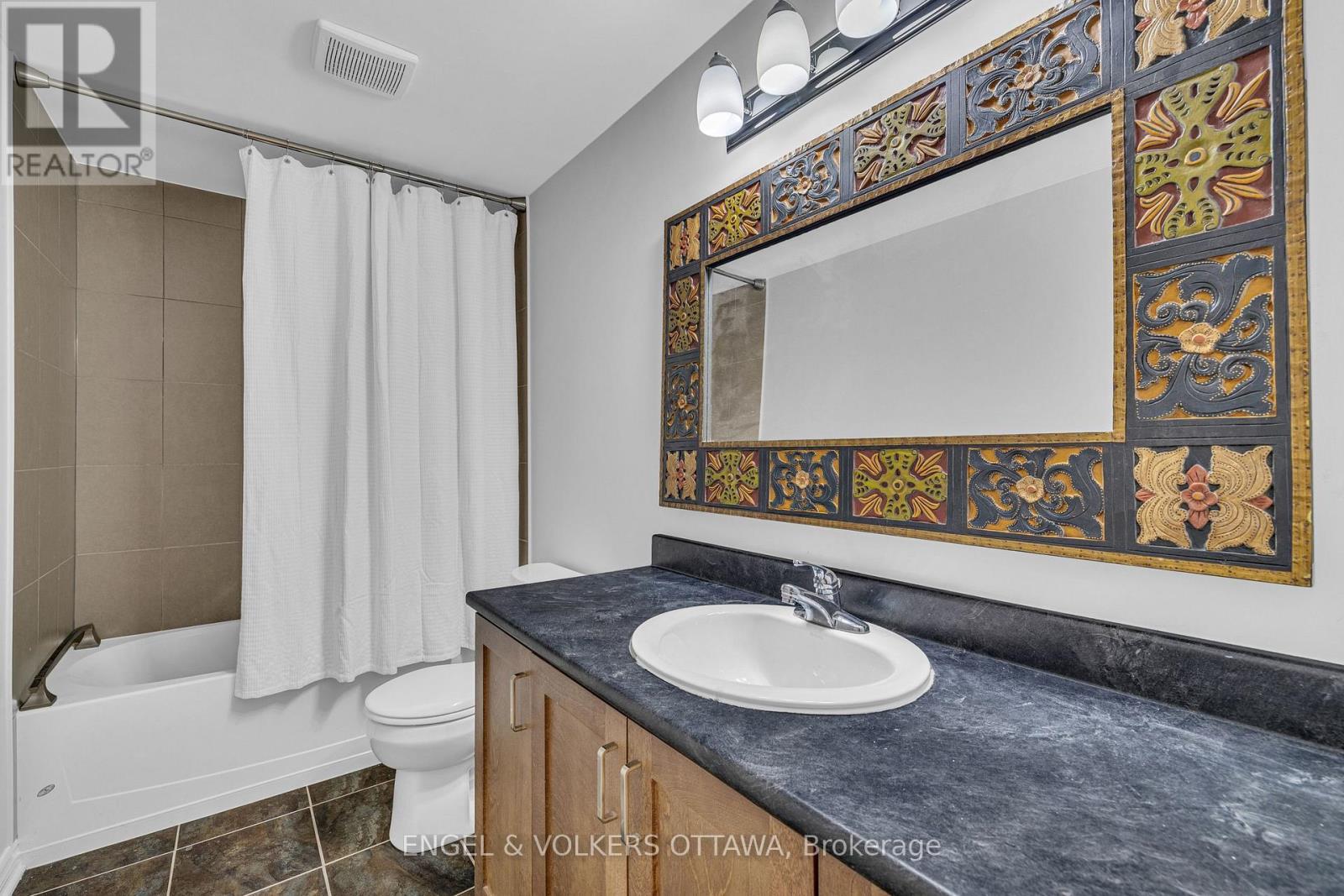 1080 NORTHGRAVES CRESCENT - Image 45