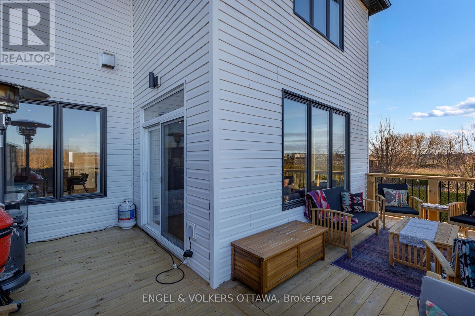 1080 NORTHGRAVES CRESCENT - Image 46
