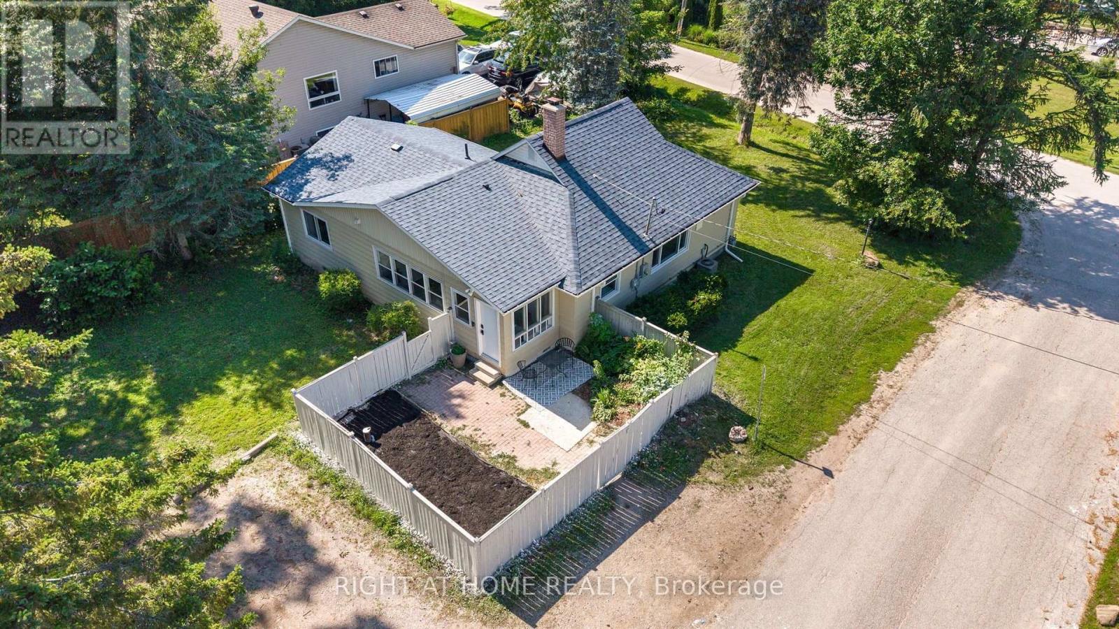 51 LAKESIDE DRIVE - Image 31