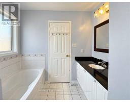 28 Silver Linden Drive, Richmond Hill, ON L4B3S8 Photo 13
