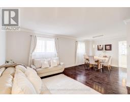 Kitchen - 5 Longhouse Street, Vaughan, ON L4L4Z3 Photo 6