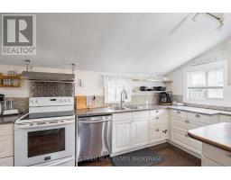 Kitchen - 18 Poyntz Street, Penetanguishene, ON L9M1M4 Photo 6
