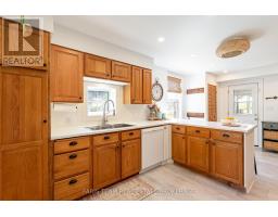 1346 Penetanguishene Road, Springwater, ON L4M4Y8 Photo 11