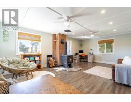 1346 Penetanguishene Road, Springwater, ON L4M4Y8 Photo 15