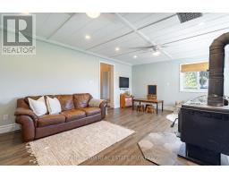 1346 Penetanguishene Road, Springwater, ON L4M4Y8 Photo 16