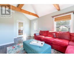 1346 Penetanguishene Road, Springwater, ON L4M4Y8 Photo 18