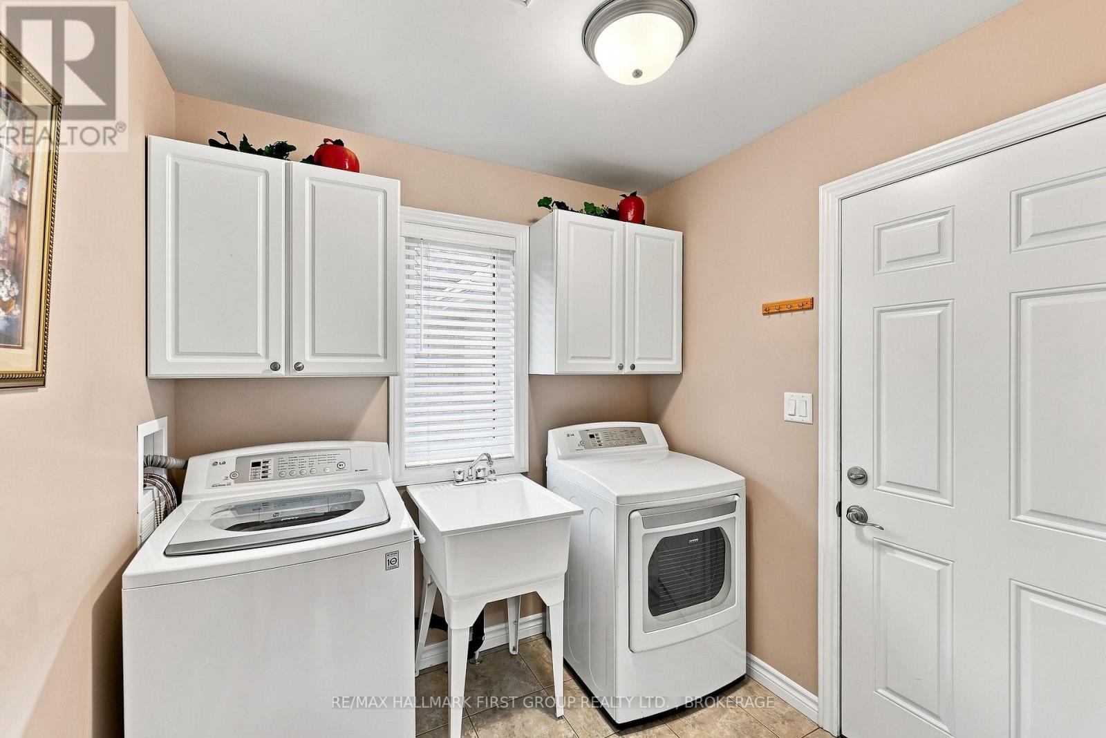 1248 LISBON PLACE - 26