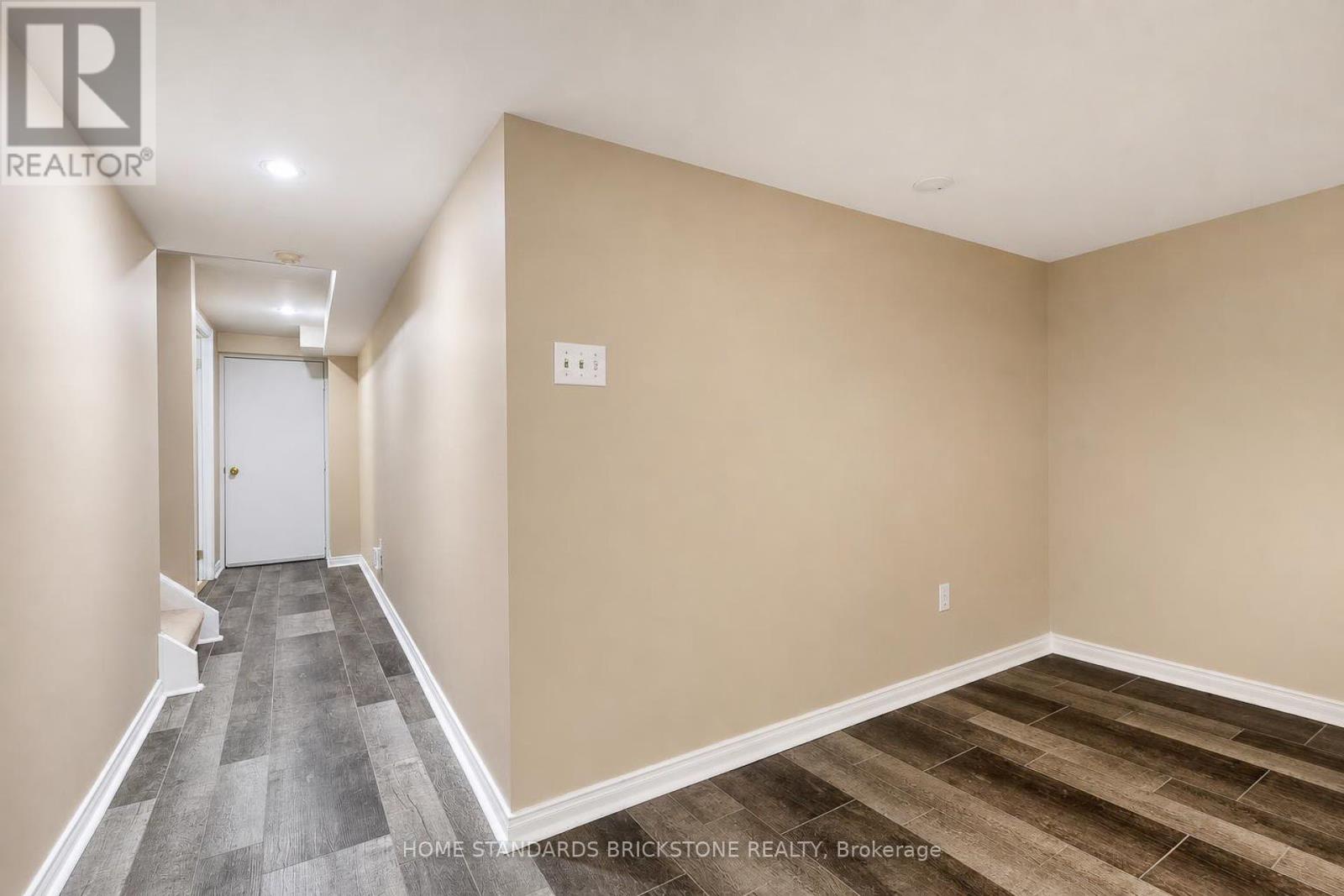 #33 5230 GLEN ERIN DRIVE - Image 35