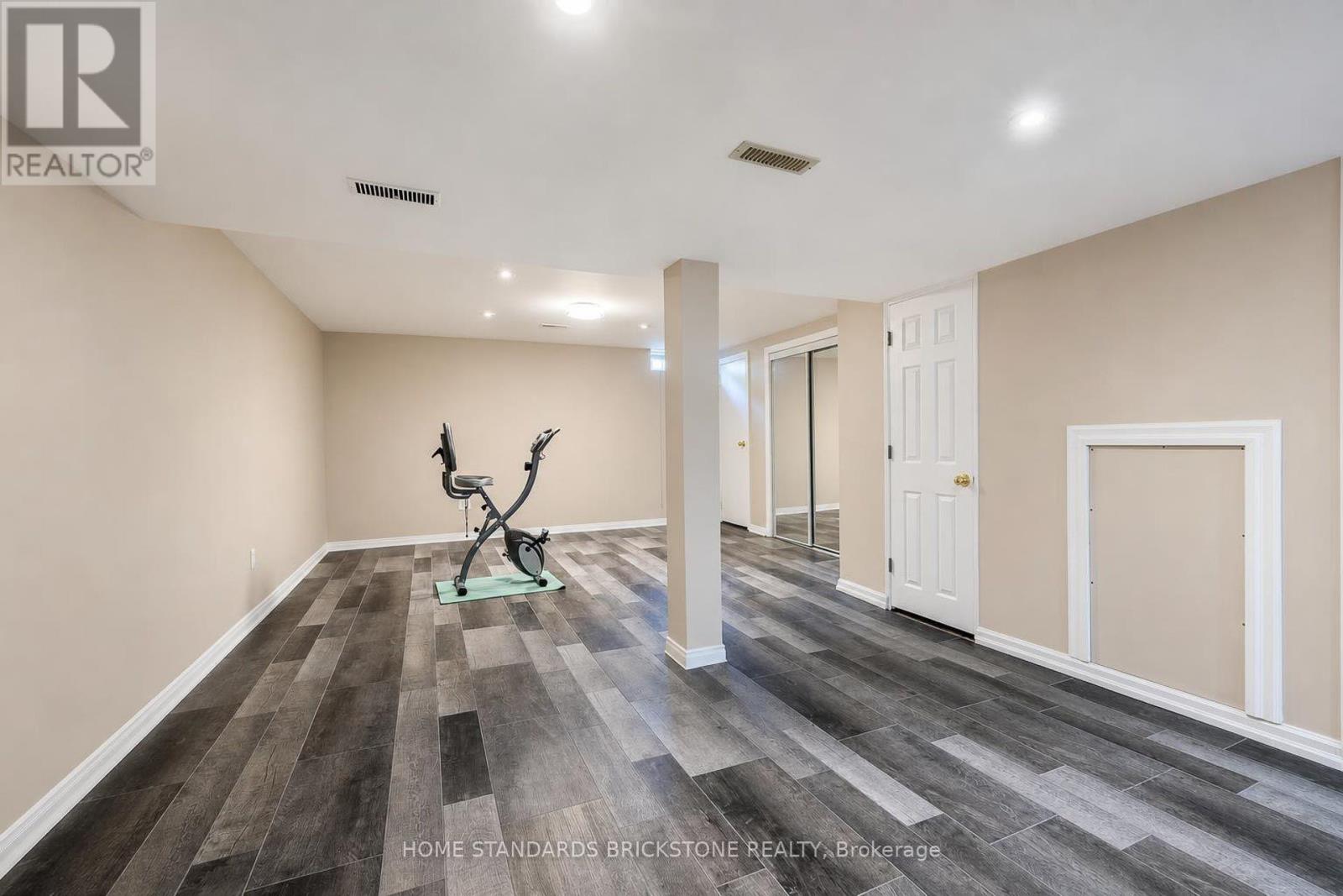 #33 5230 GLEN ERIN DRIVE - 36