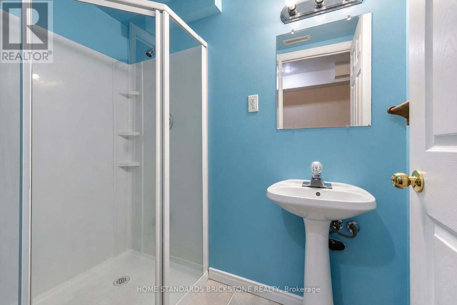 #33 5230 GLEN ERIN DRIVE - 39