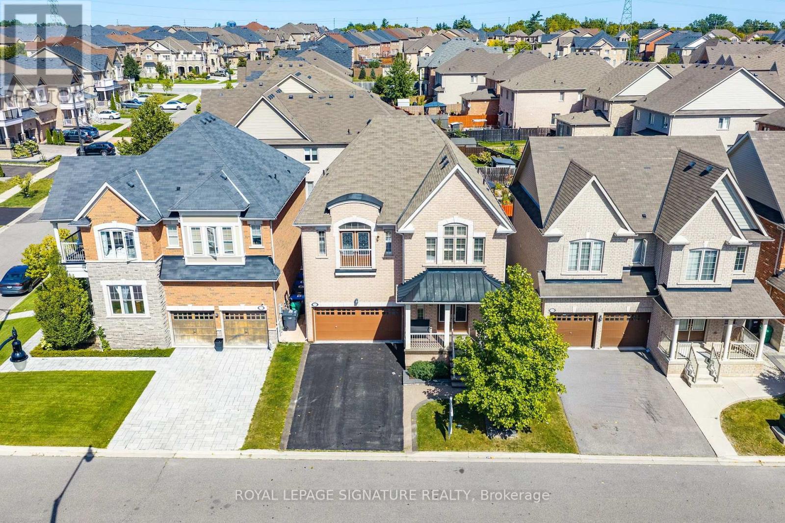 Photo of 23 ARROWPOINT DRIVE