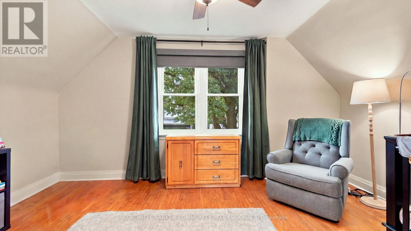 42 DELEVAN CRESCENT - 21