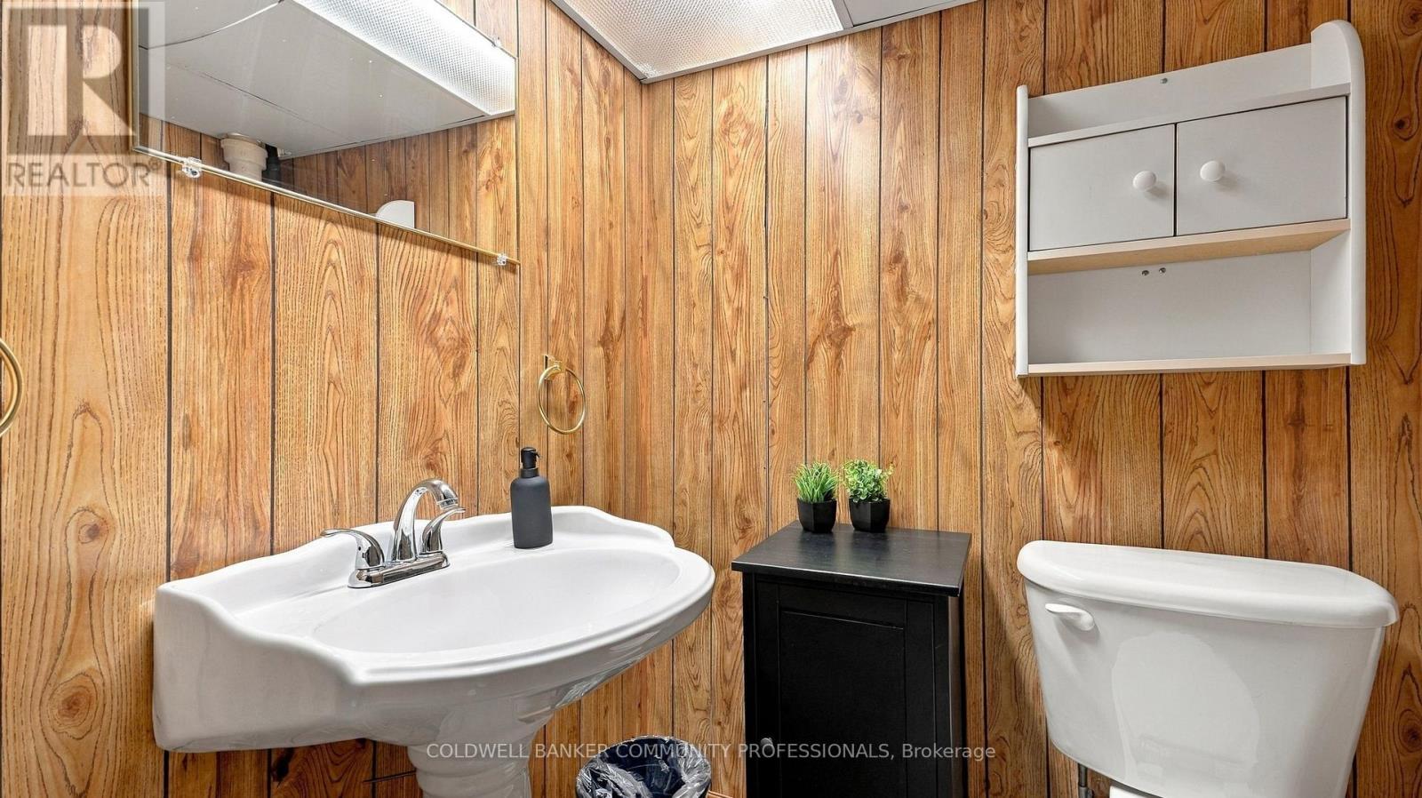 42 DELEVAN CRESCENT - 23