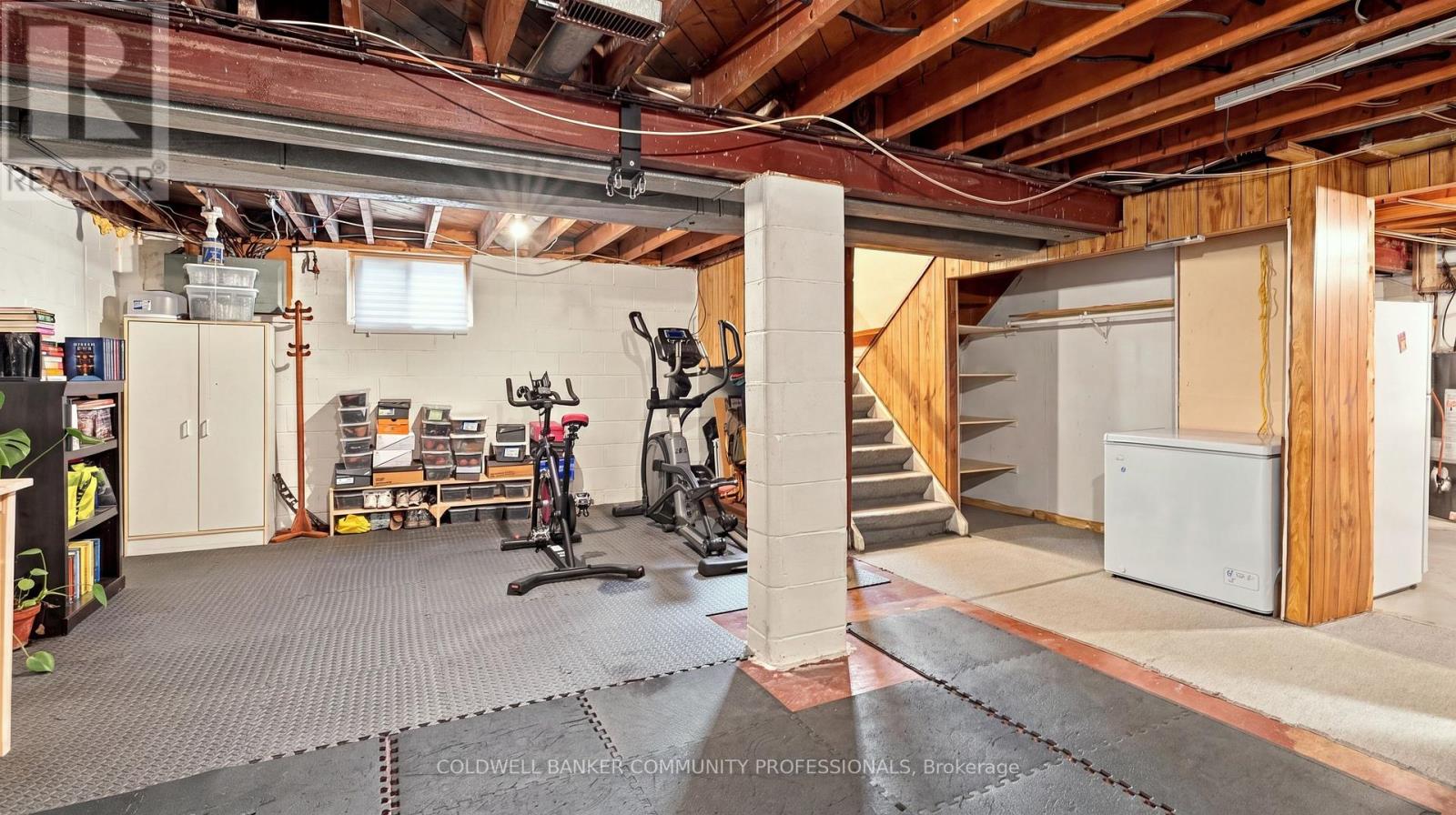 42 DELEVAN CRESCENT - 25