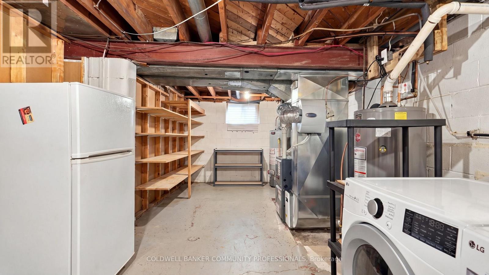 42 DELEVAN CRESCENT - 26