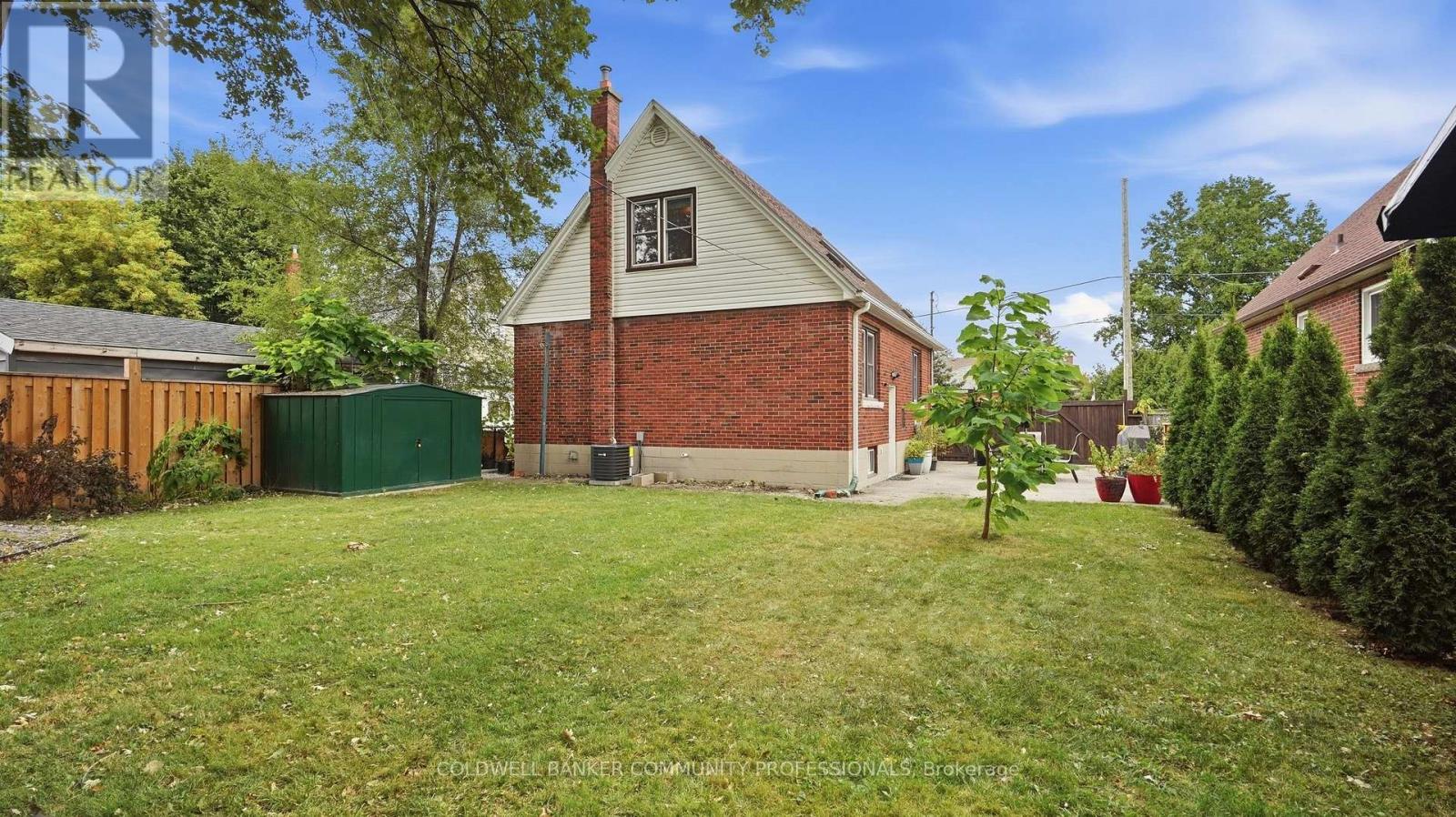 42 DELEVAN CRESCENT - 27