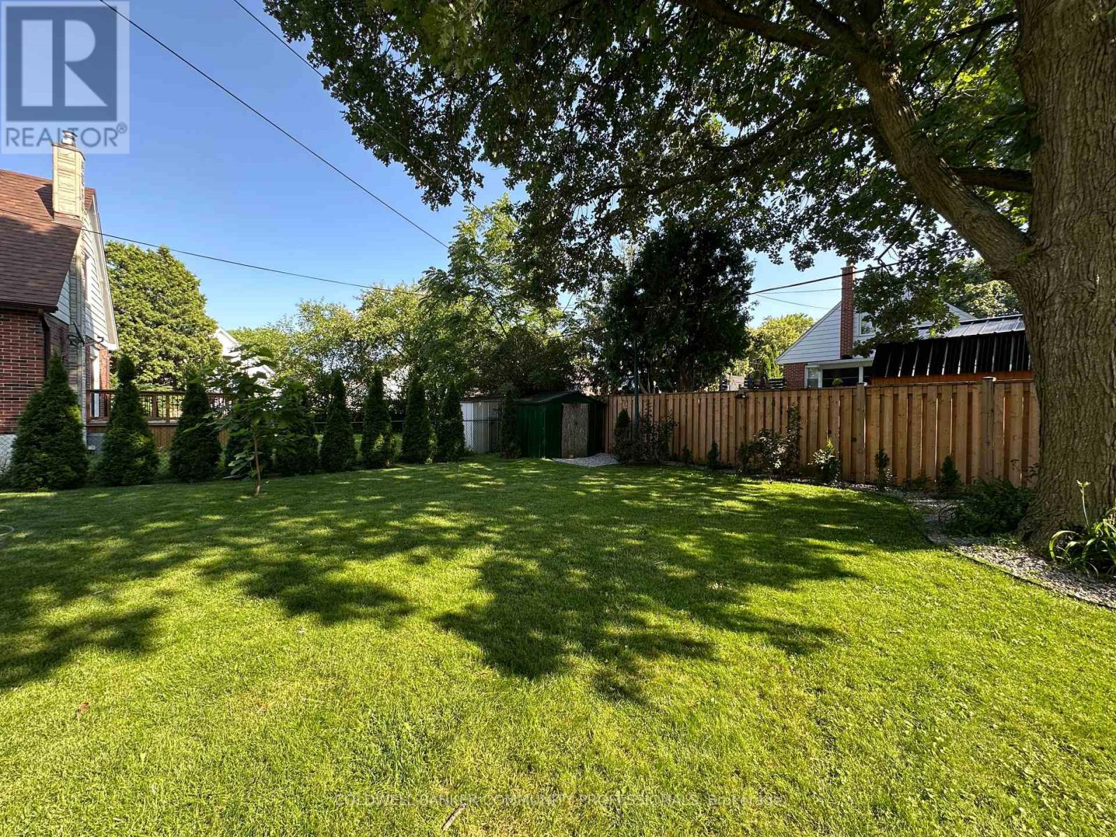42 DELEVAN CRESCENT - 31