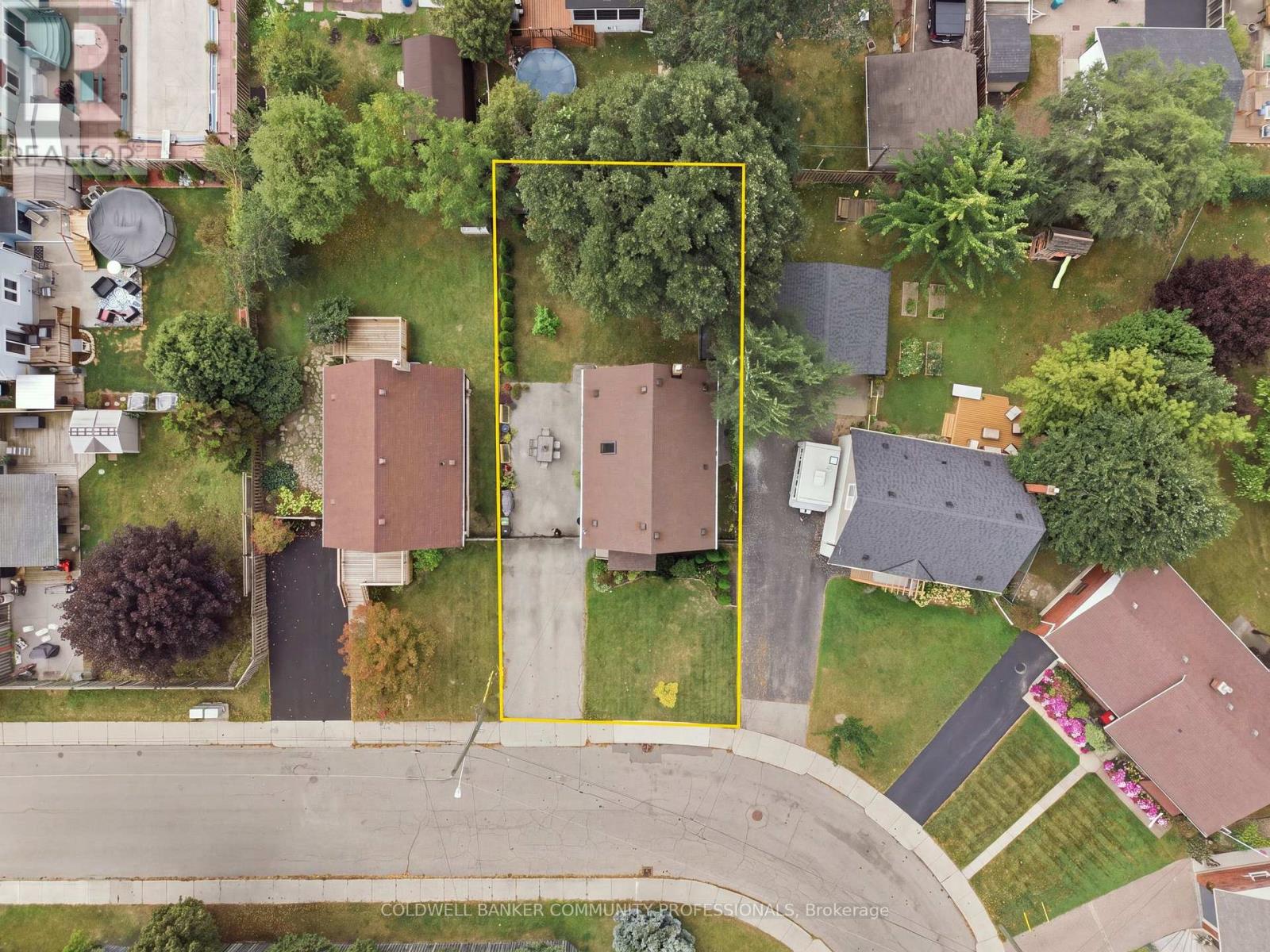 42 DELEVAN CRESCENT - 32