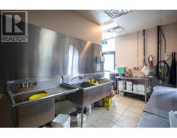 646 Erb St Street W, Waterloo, ON N2T0A8 Photo 29