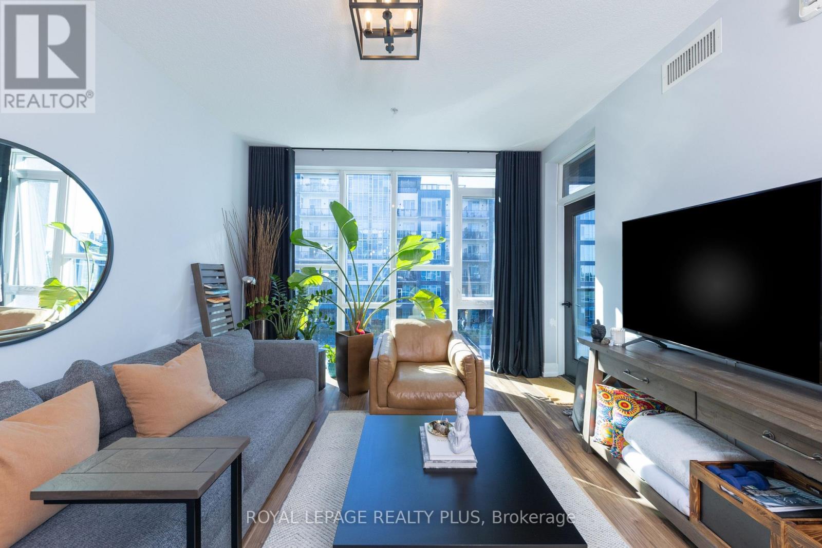 #306 16 CONCORD PLACE - 10