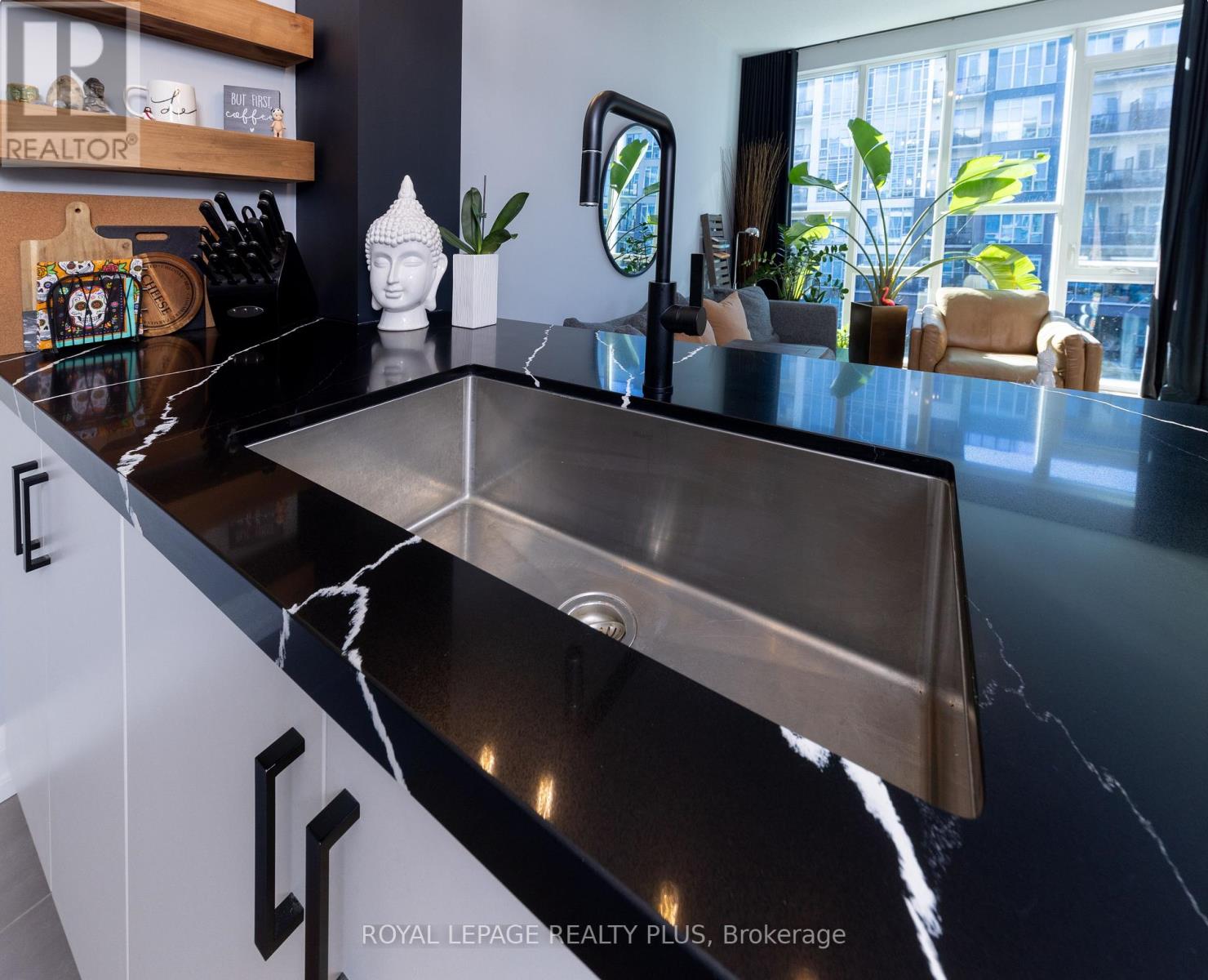#306 16 CONCORD PLACE - 14