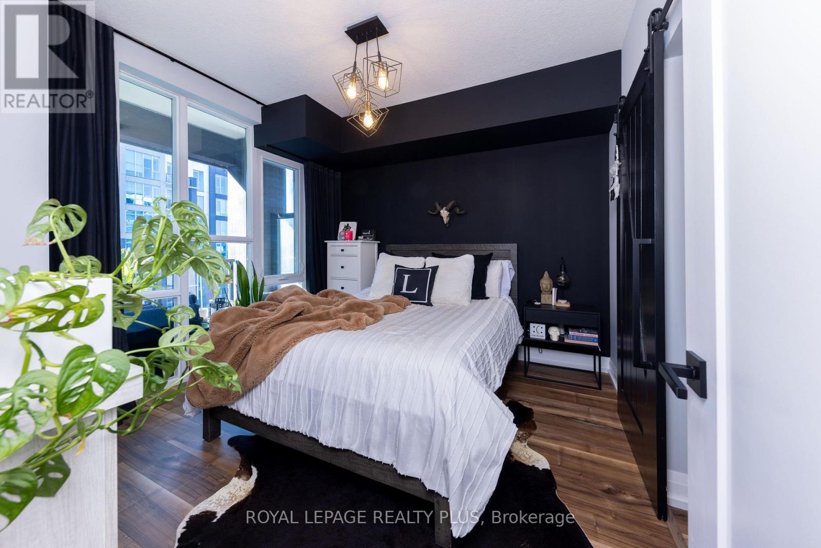 #306 16 CONCORD PLACE - 16