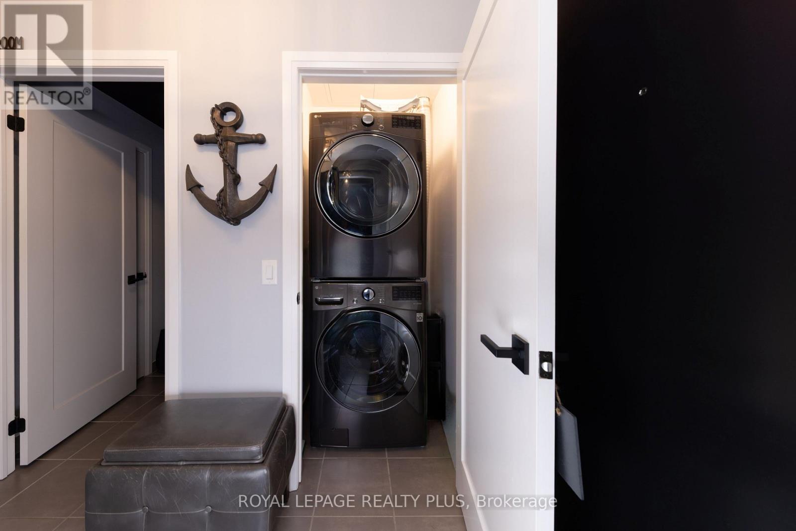 #306 16 CONCORD PLACE - 24