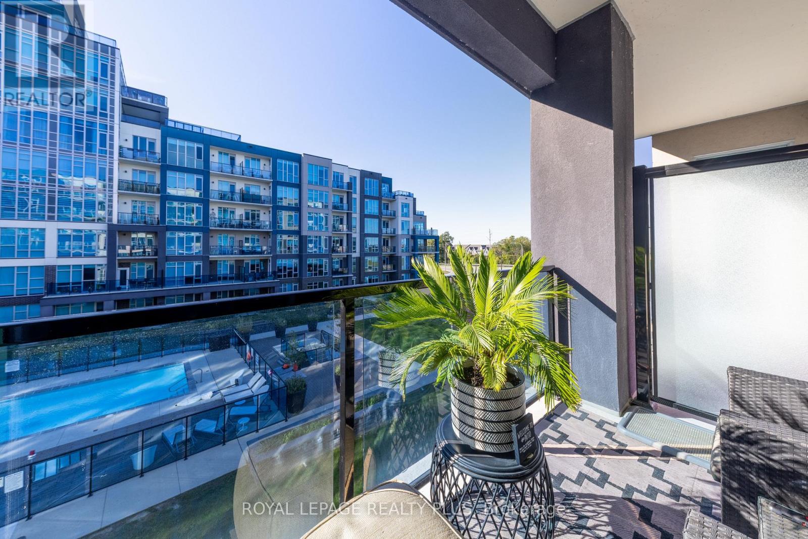 #306 16 CONCORD PLACE - 26