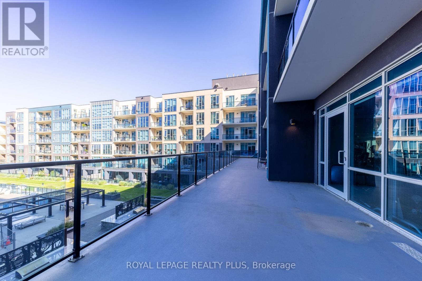 #306 16 CONCORD PLACE - 31