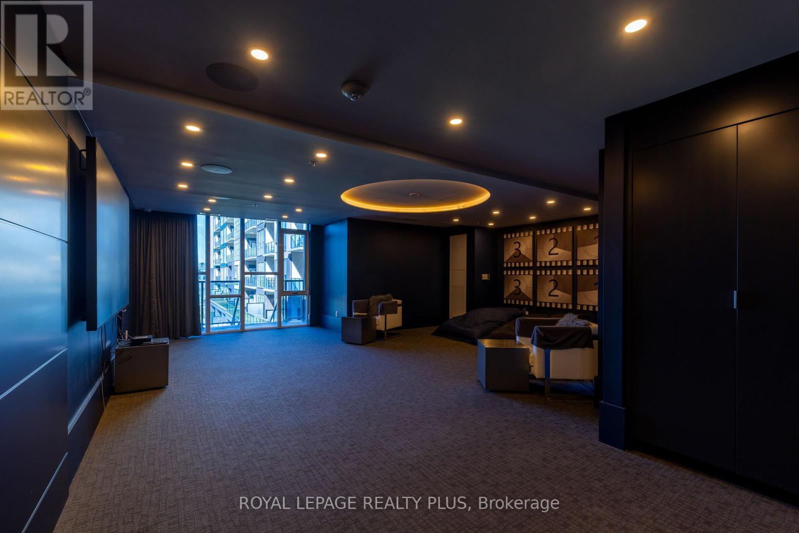 #306 16 CONCORD PLACE - 35