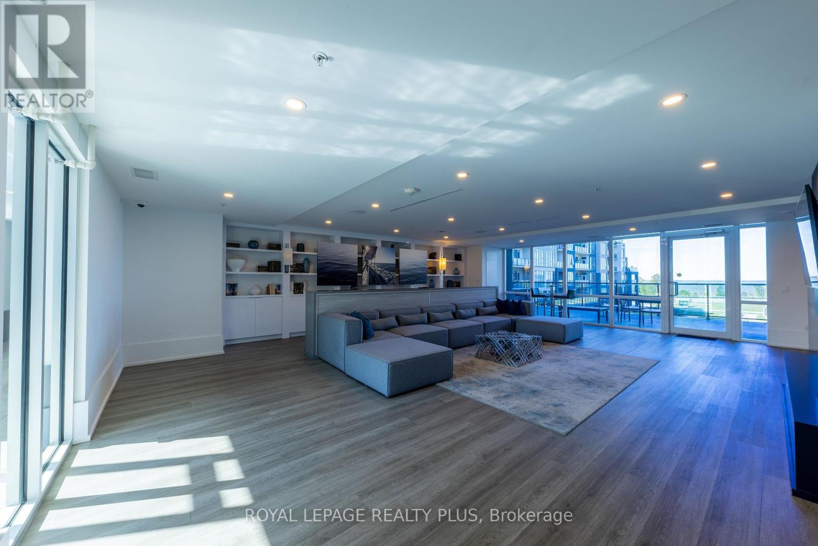 #306 16 CONCORD PLACE - 38
