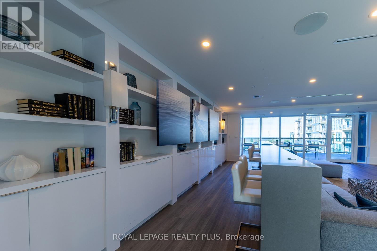 #306 16 CONCORD PLACE - 39