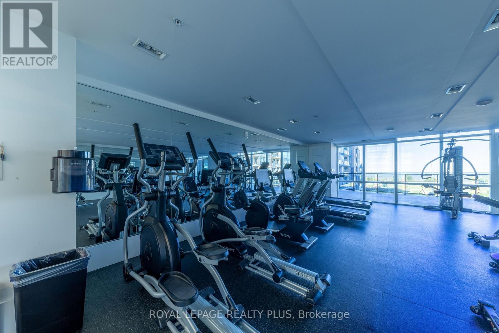 #306 16 CONCORD PLACE - 40