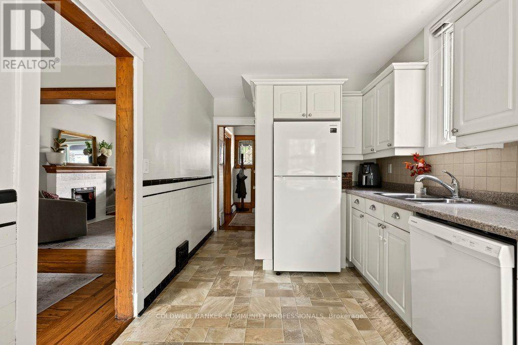 243 GROSVENOR AVENUE S - 21