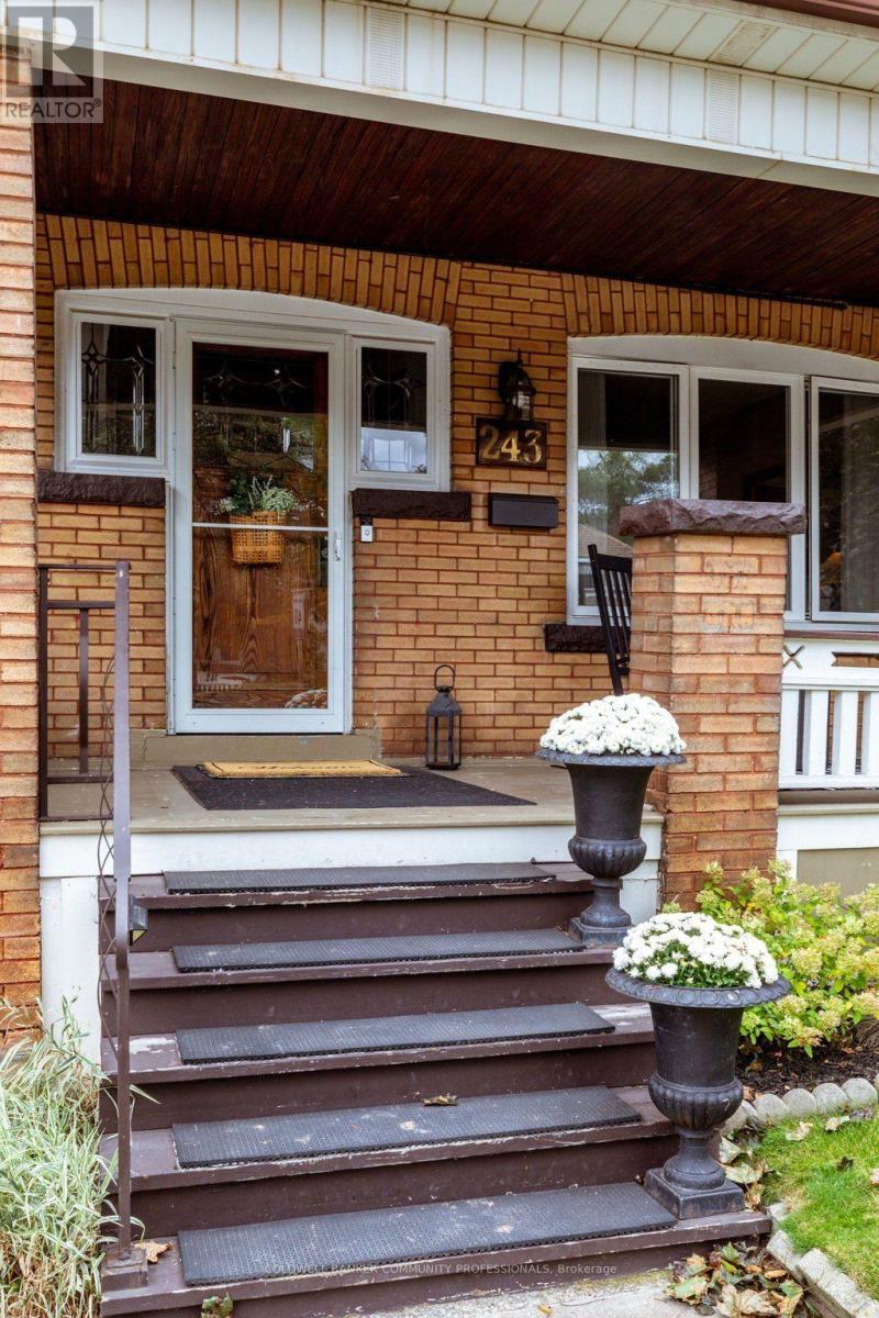 243 GROSVENOR AVENUE S - 4