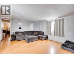 Kitchen - 101 Clausen Crescent, Fort Mcmurray, AB T9K2H8 Photo 6