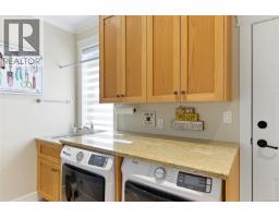844 Mulholland Dr, French Creek, BC V9P1Z5 Photo 36