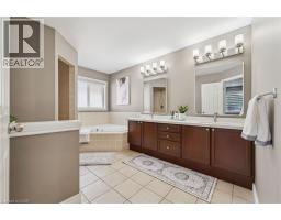 154 Falconridge Drive, Kitchener, ON N2K4J9 Photo 38